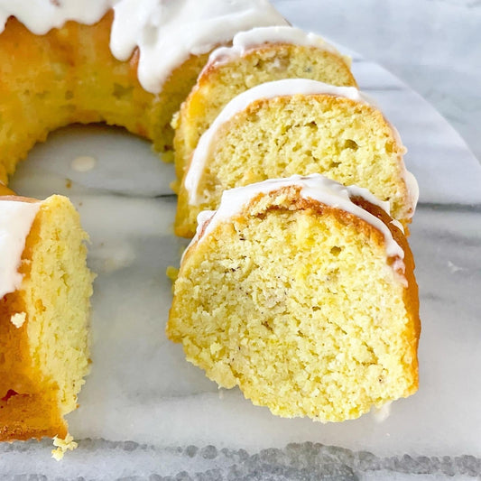 A low-carb lemon bundt cake made with almond & coconut flour that is topped with a sugar-free lemon glaze that is sure to satisfy your sweet tooth without the sugar rush! 